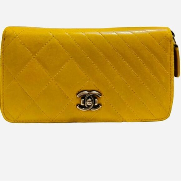 CHANEL Yellow Quilted Wristlet - Picture 3 of 16